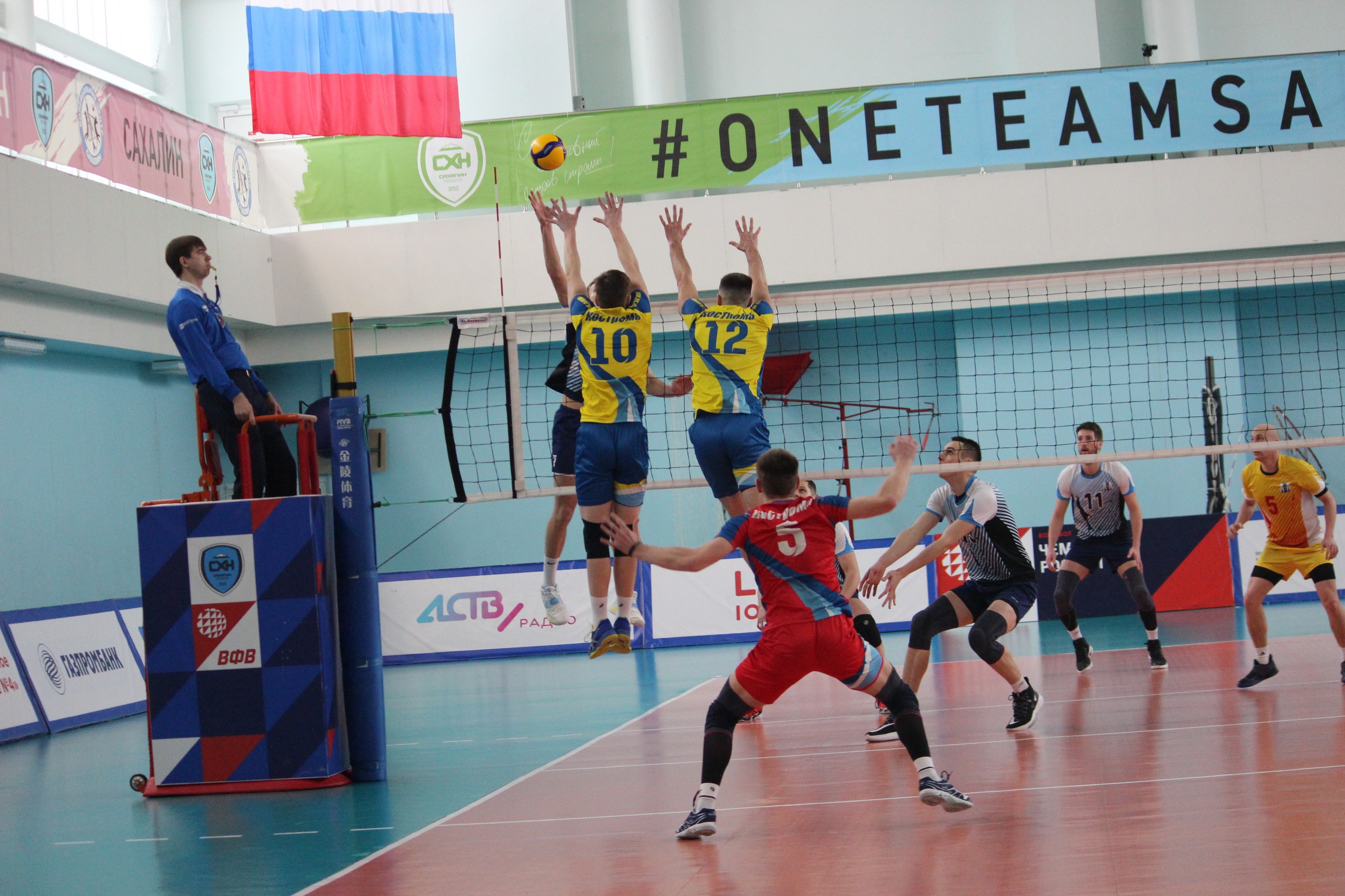 "Элвари-Сахалин" - "Волжанин" (Кострома)