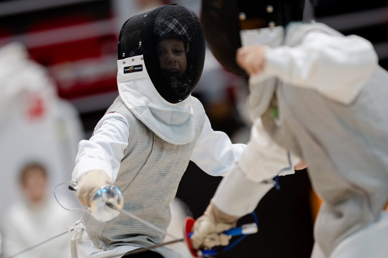 Открытые региональные соревнования рапиристов (фото Юрия Кима)