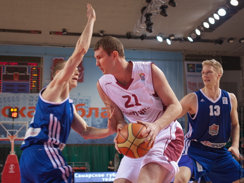 Минувший сезон Алексей Федорчук провел в Суперлиге в сургутском «Университе», за который сыграл 35 матчей, набирая в среднем за игру 5,2 очка, выполняя 3,5 подбора, 0,4 блокшота, 0,7 передач.