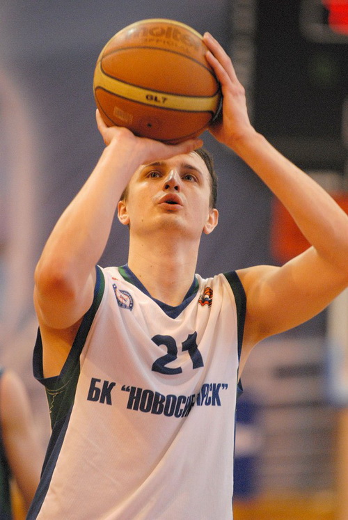 Игорь Смыгин - воспитанник уфимской школы баскетбола. В 2011 году в составе студенческой сборной России на летней Универсиаде в Китае занял 4 место. Чемпион российской Суперлиги 2014/2015, обладатель Кубка России 2014/2015.